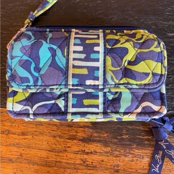 Vera Bradley Wristlet - Picture 1 of 5